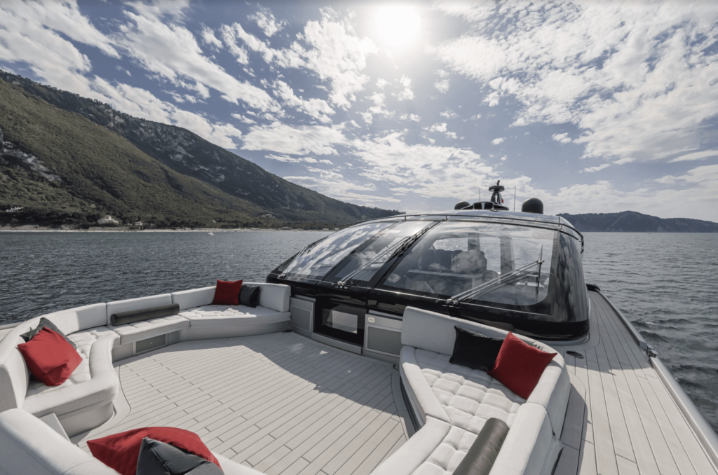 ISA Super Sportivo 100 GTO entertainment deck