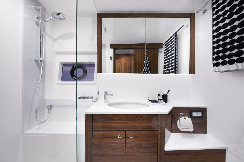 bathroom onboard Maritimo M60