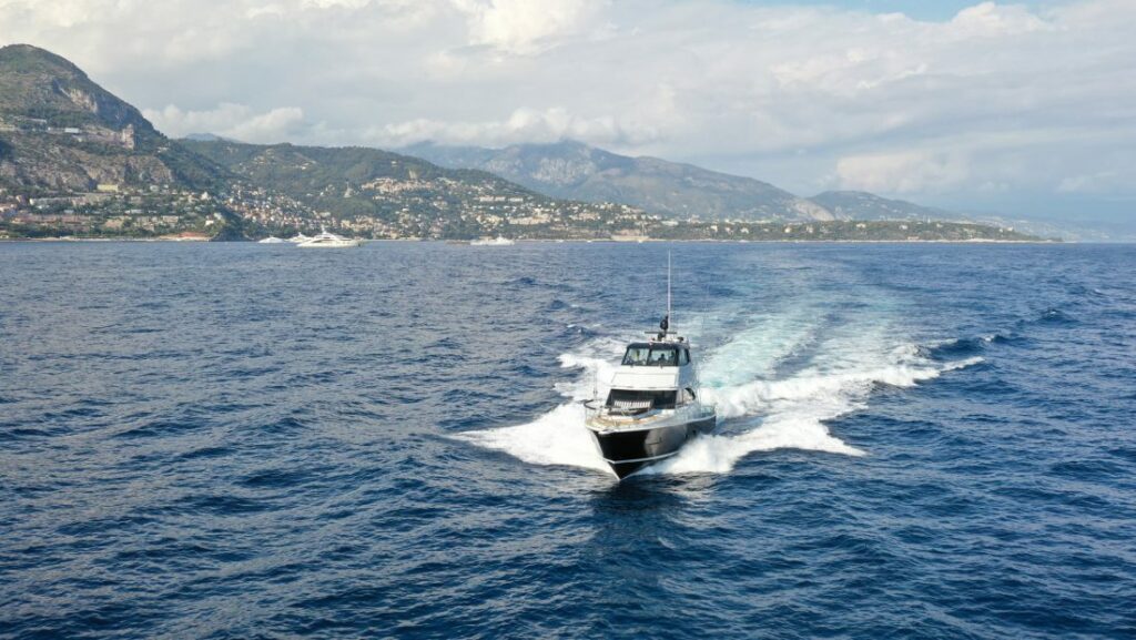 Riviera 52 cruising forwards