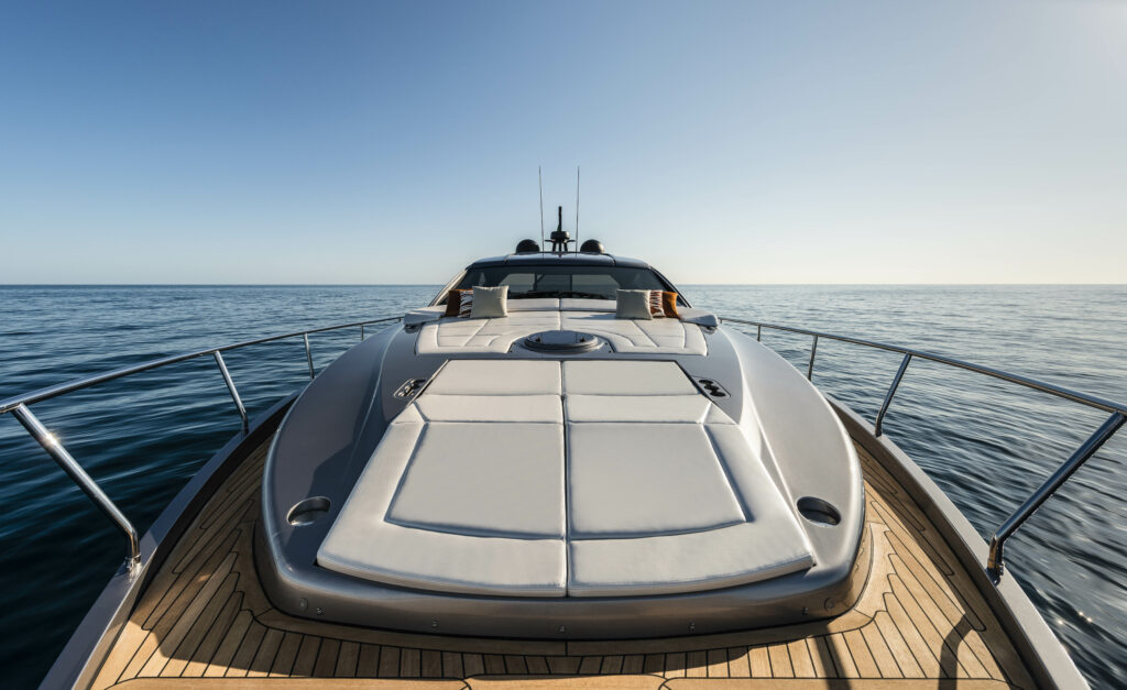 Pershing 6X top deck sunbed