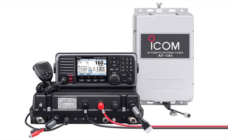 The IC-M804 Class E DSC MF/HF radio product shot