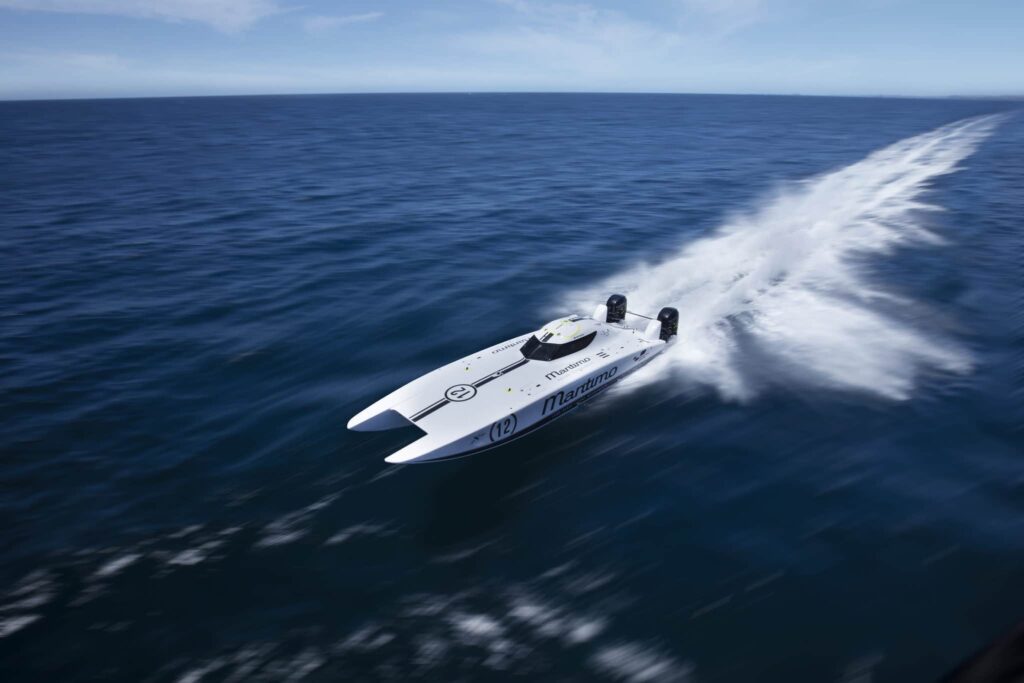 Maritimo racing powerboat cruising forwards