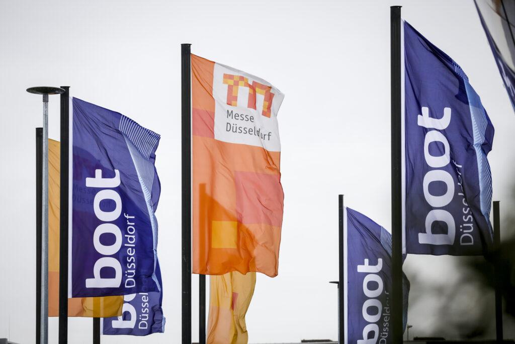 Boot Dusseldorf flags at previous show